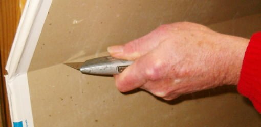 How To Cut And Hang Drywall Today S Homeowner - Best Way To Cut Drywall Straight