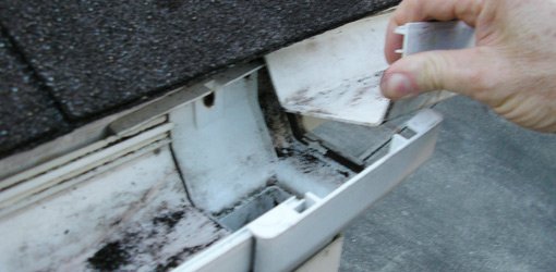 Loose joint in gutter