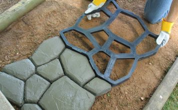 Making concrete pathway with Quikrete WalkMaker