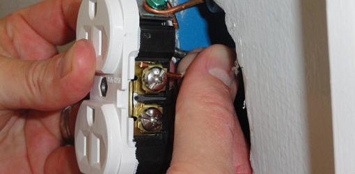 Back wiring a receptacle terminal