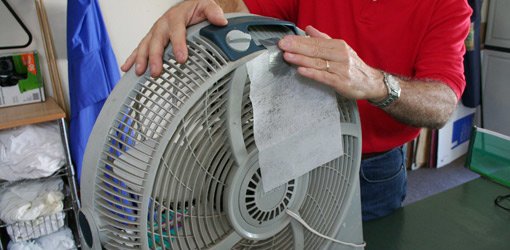 How to Deodorize a Room with a Portable Fan