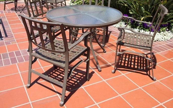 How To Clean Outdoor Patio And Deck Furniture Today S Homeowner - How To Clean Black Metal Furniture With Baking Soda