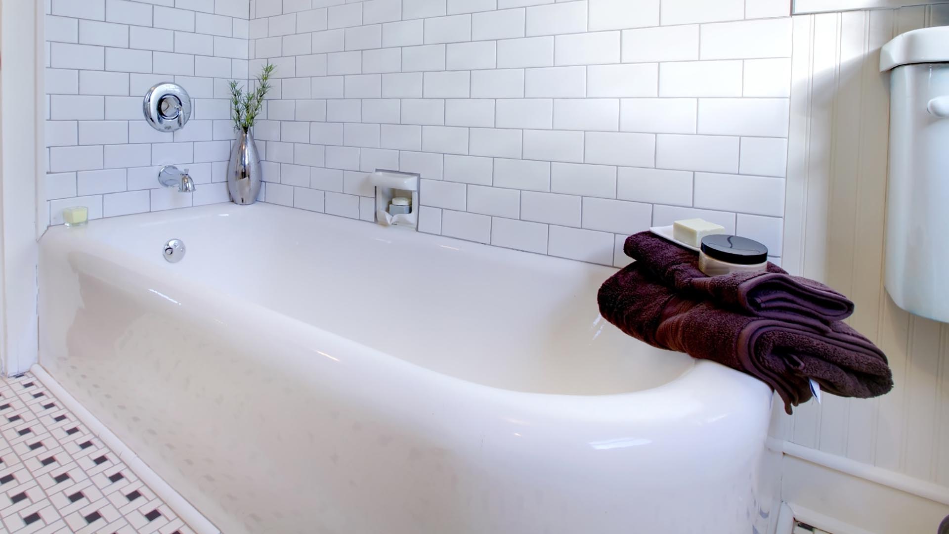 How To Remove A Cast Iron Tub Today S, How Do I Break Up A Cast Iron Bathtub