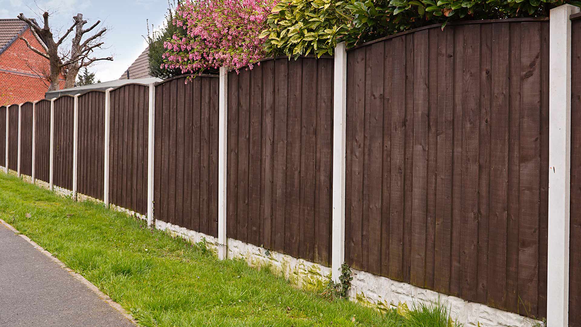 Fencing Options to Keep Your Yard Stylishly Secure | Today's Homeowner