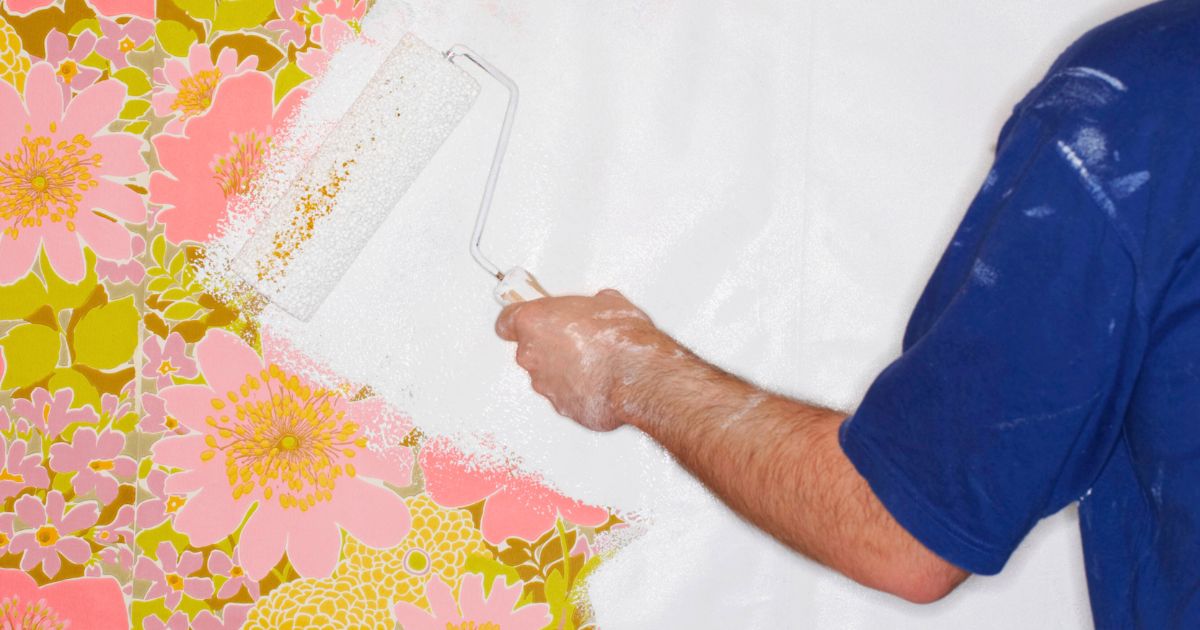 How to Remove Wallpaper Glue Efficiently