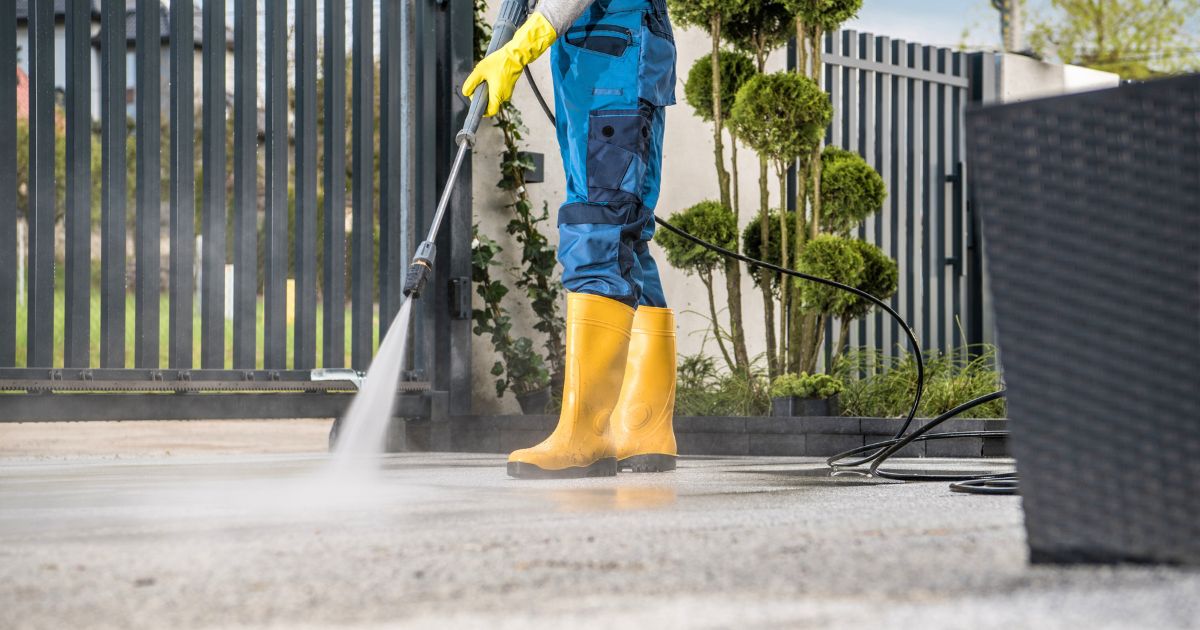 High Pressure Power Washer Cleaning
