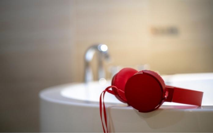 Headphones on a tub