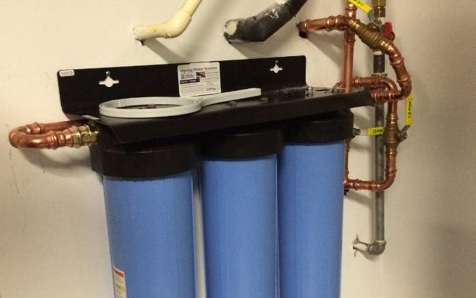Blue filter casings for filtration system